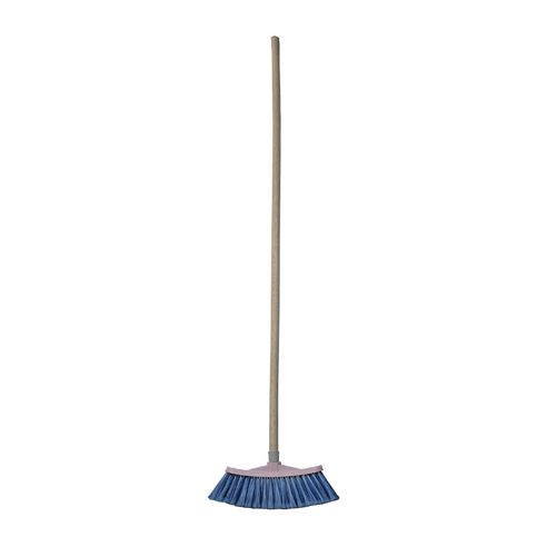 Escoba suave con cabo