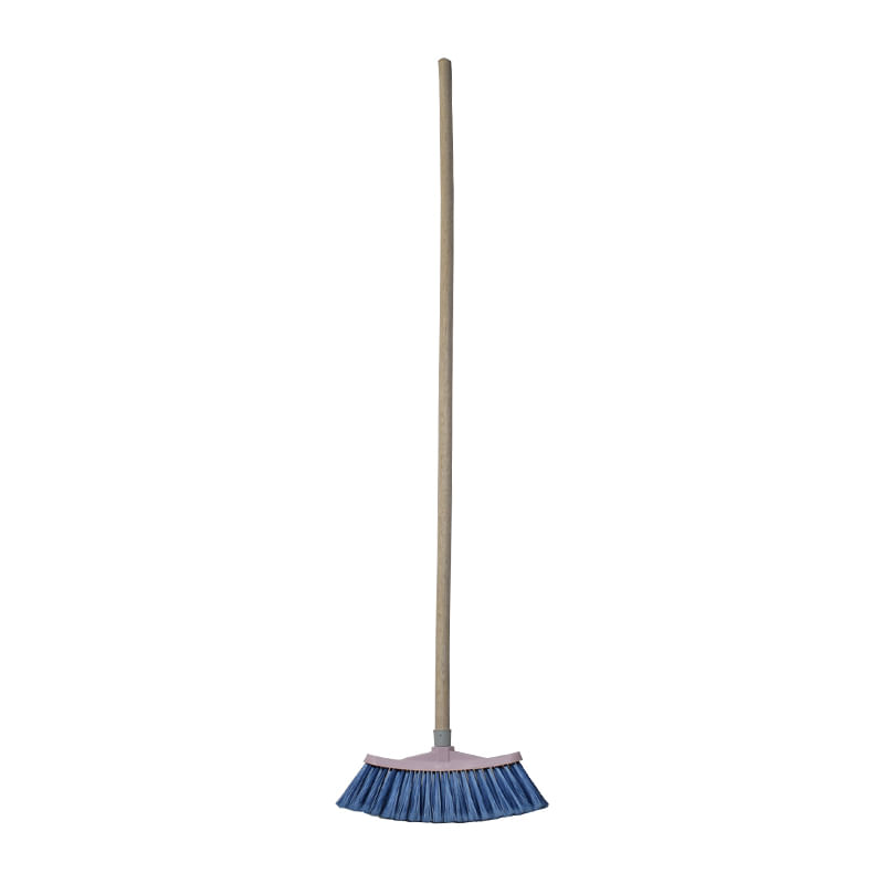 Escoba suave con cabo